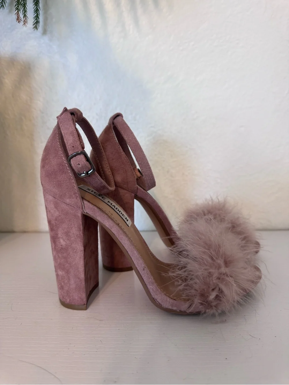 Steve Madden Dusty Mauve Feather-Trim Block Heel Sandals